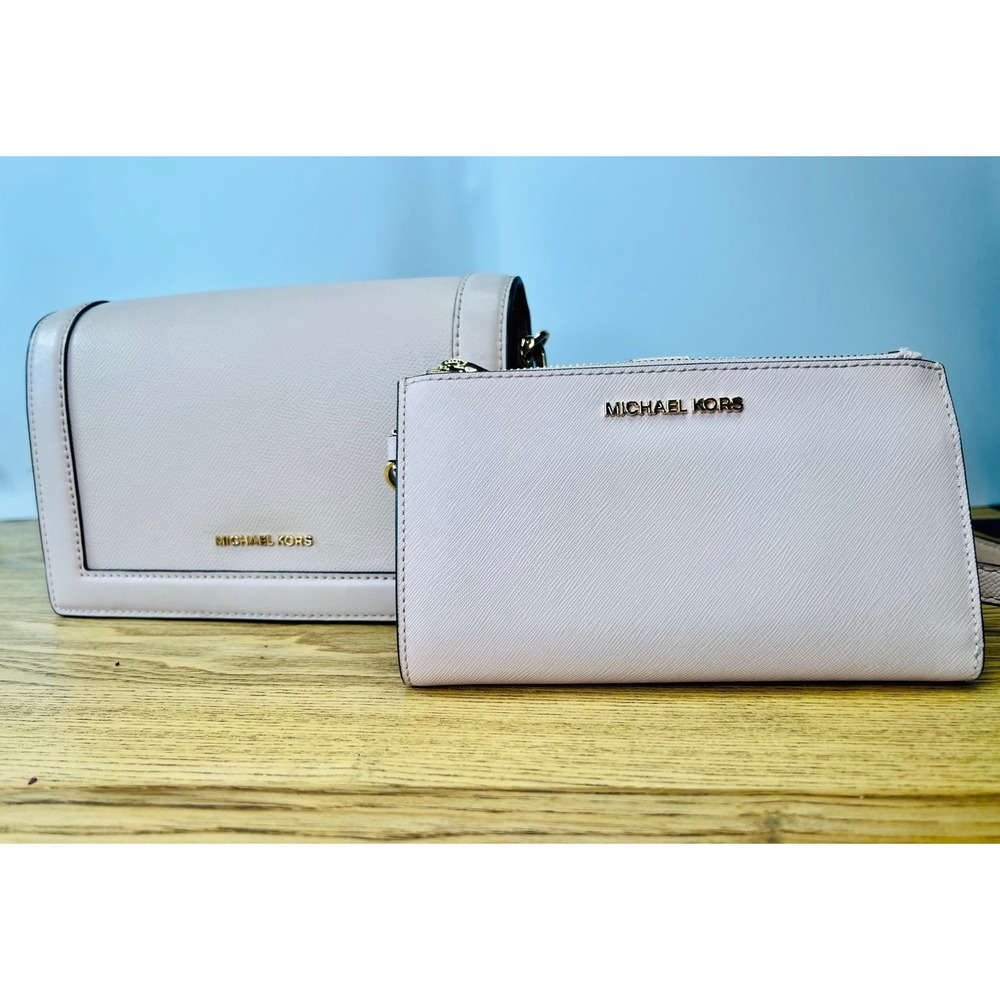 Michael Kors Powder Blush Jet Set Travel Double Zip Leather Wallet/Wristlet Used